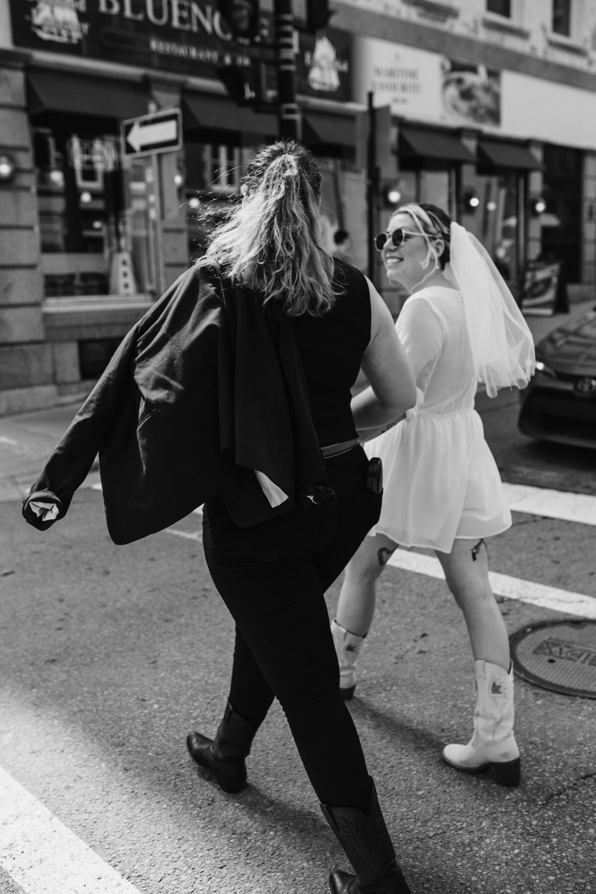 holly-honour-photography-halifax-novascotia-intimate-downtown-elopement-fall-2023 (90 of 196)