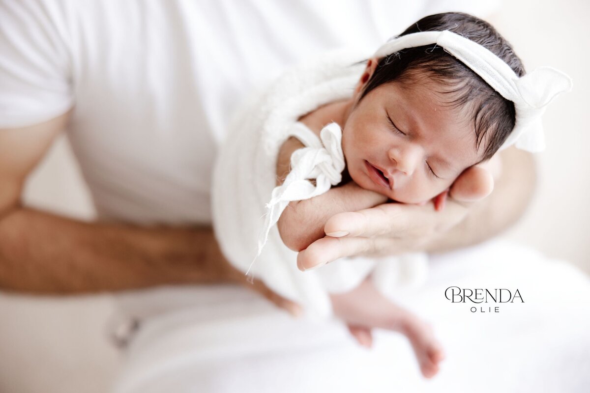 00032brenda-olie-natural-newborn_2500px