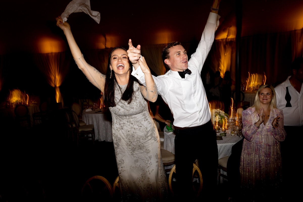 shoreacres-lake-bluff-tent-wedding-by-olivialeigh-110