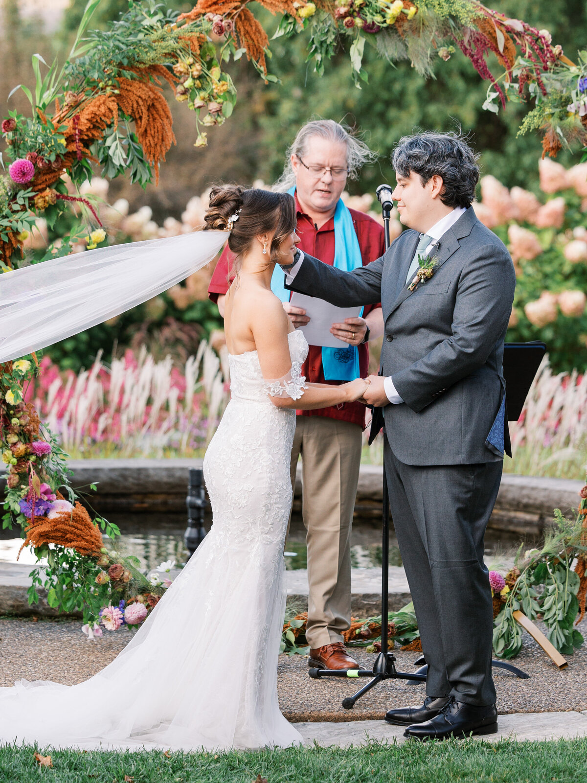 pittsburgh-wedding-photographer-phipps-botanic-gardens-conservatory-wedding-outdoor-lgbtq-luxury-photography-light-and-airy36