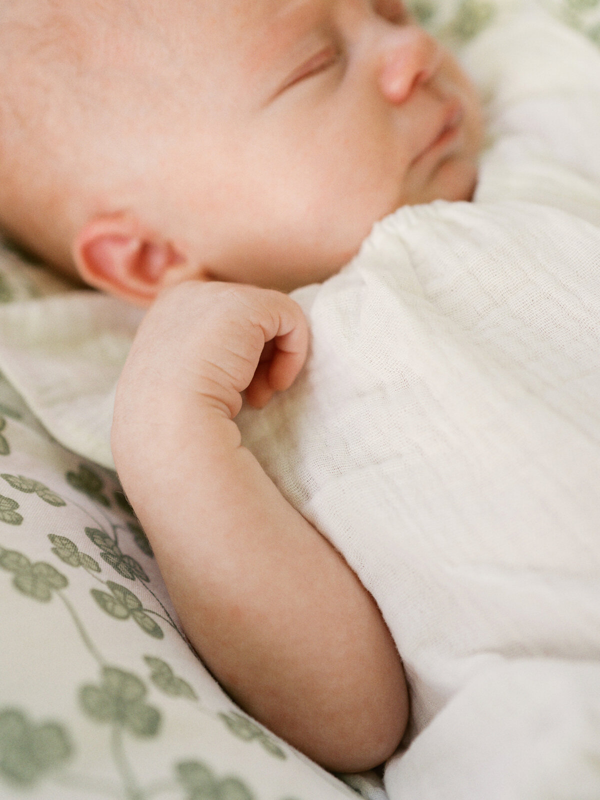 newborn-baby-sleeping