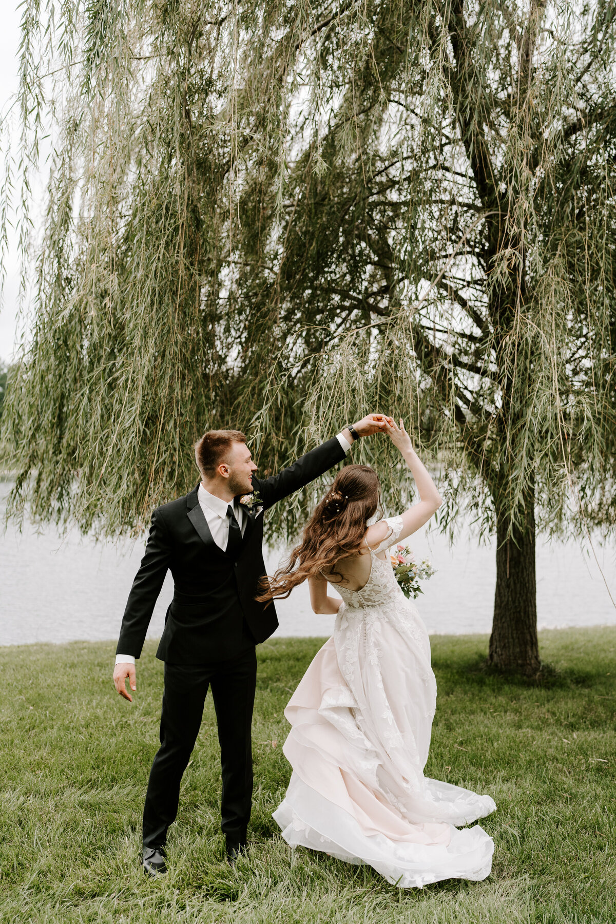 kraber-the-gathering-grounds-iowa-wedding-31