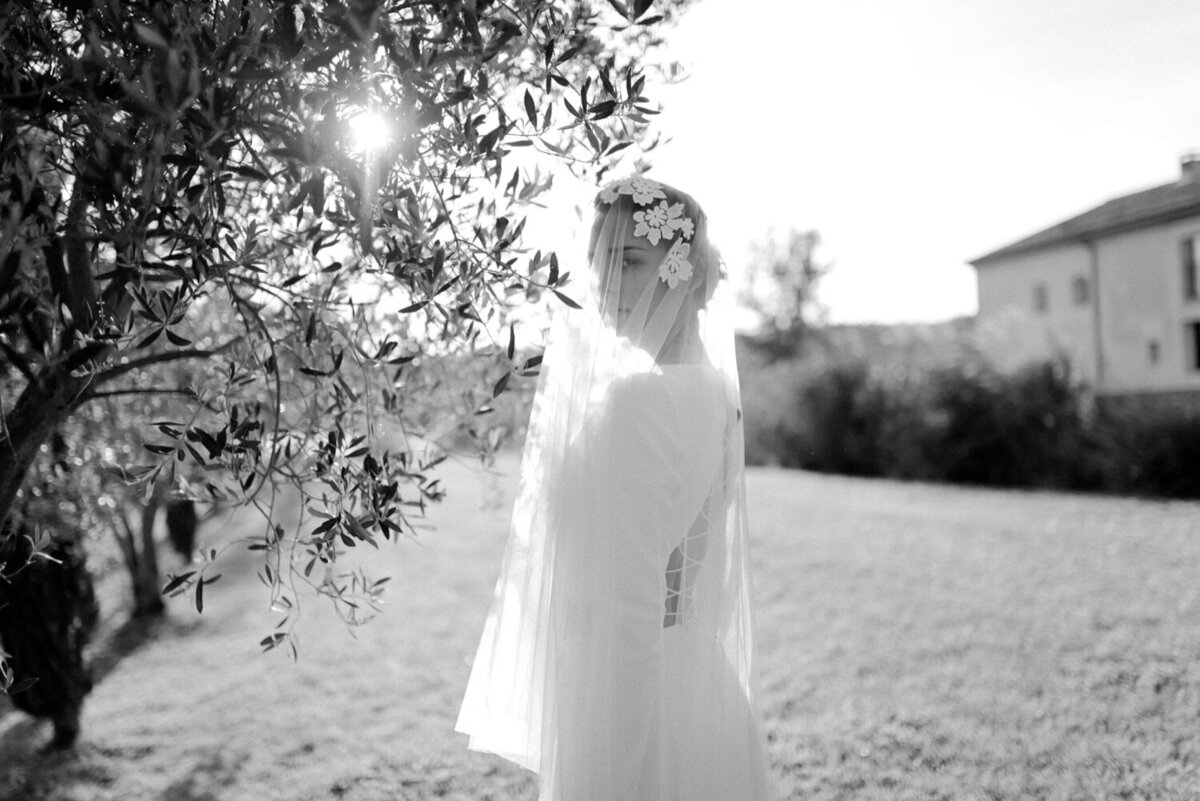 05_Provence_Luxury_Wedding_Photographer (1 von 1)-6_A luxury wedding photographer in Provence. Discover the work of fine art and fashion photographer Flora and Grace in France.