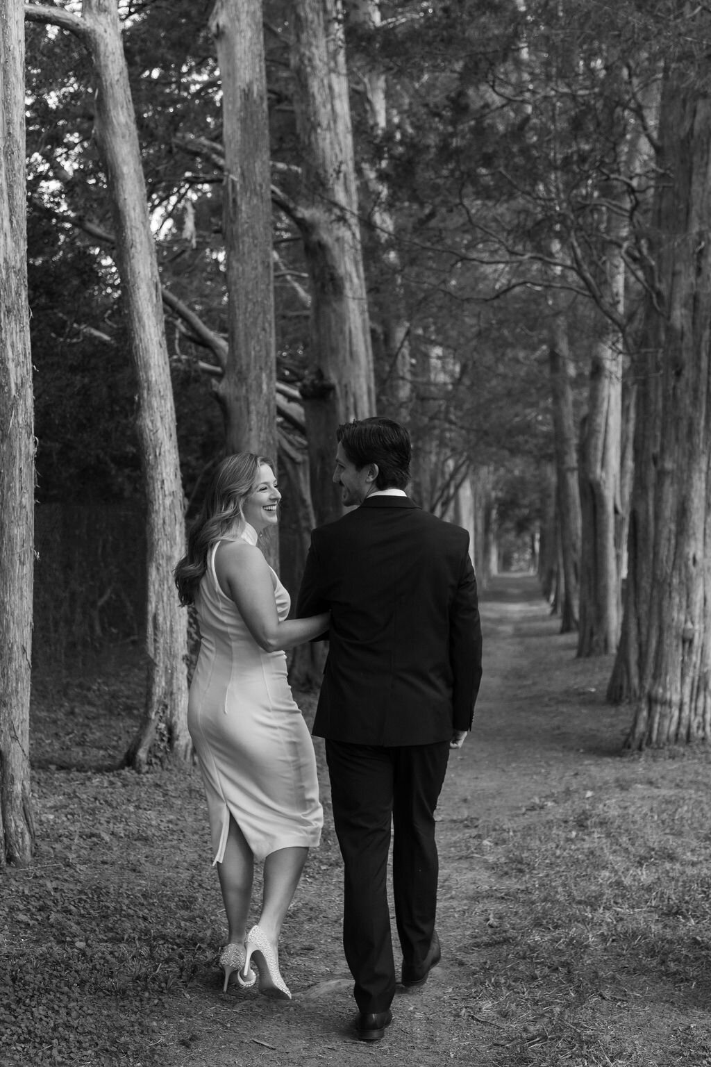 meredith-michel-photography-black-and-white-romantic-engagement-richmond-va