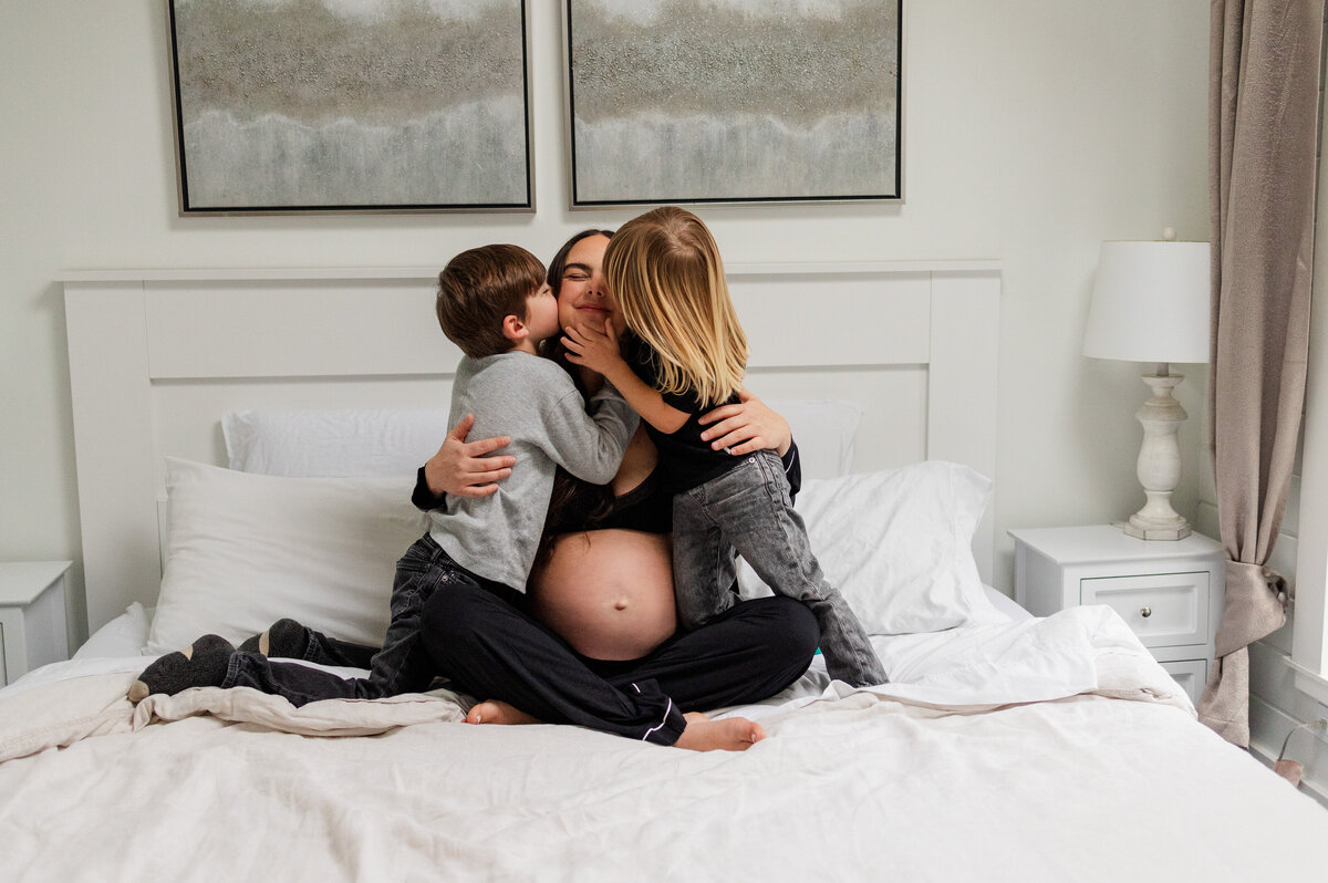 Kira - Maternity - At Home - Gaby Potter Photography - Jan 2025 -1