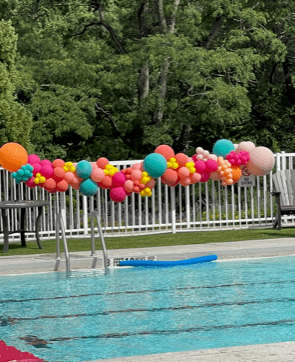 balloon decor for pool party