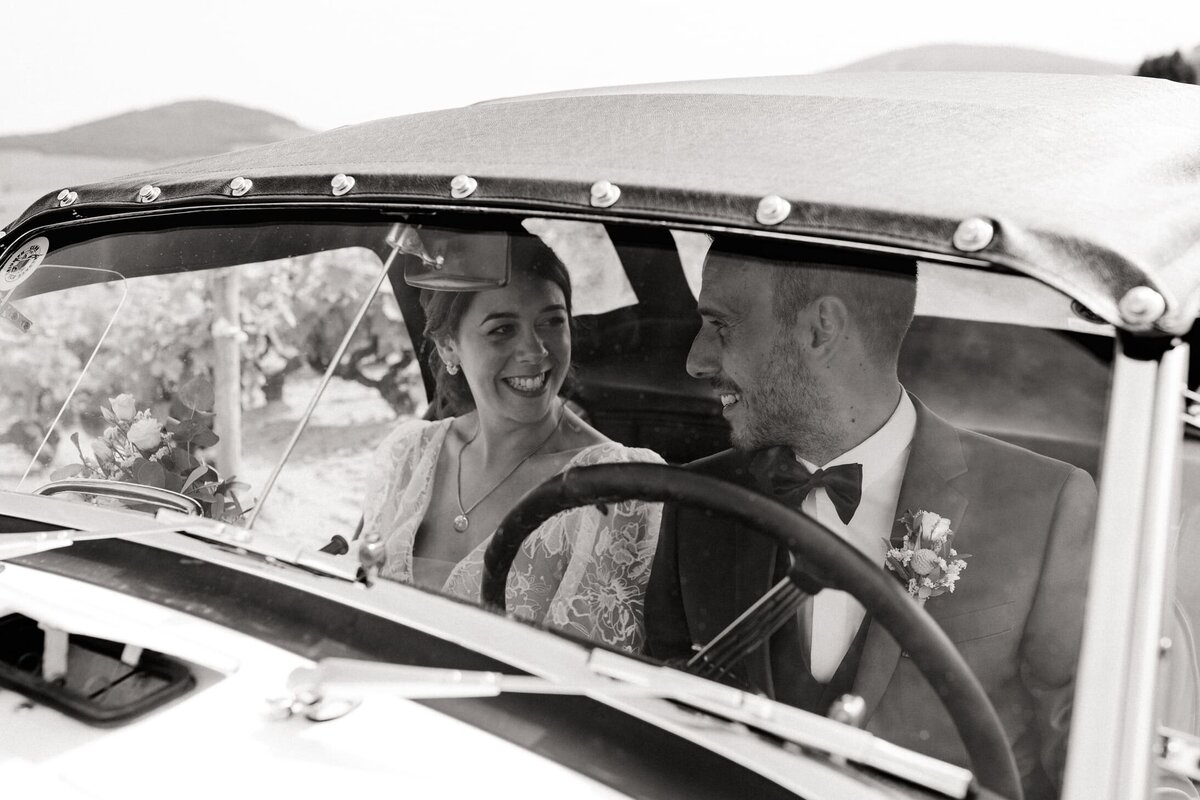 Violaine-et-Damien-mariage-couple-exterieur-vignes4
