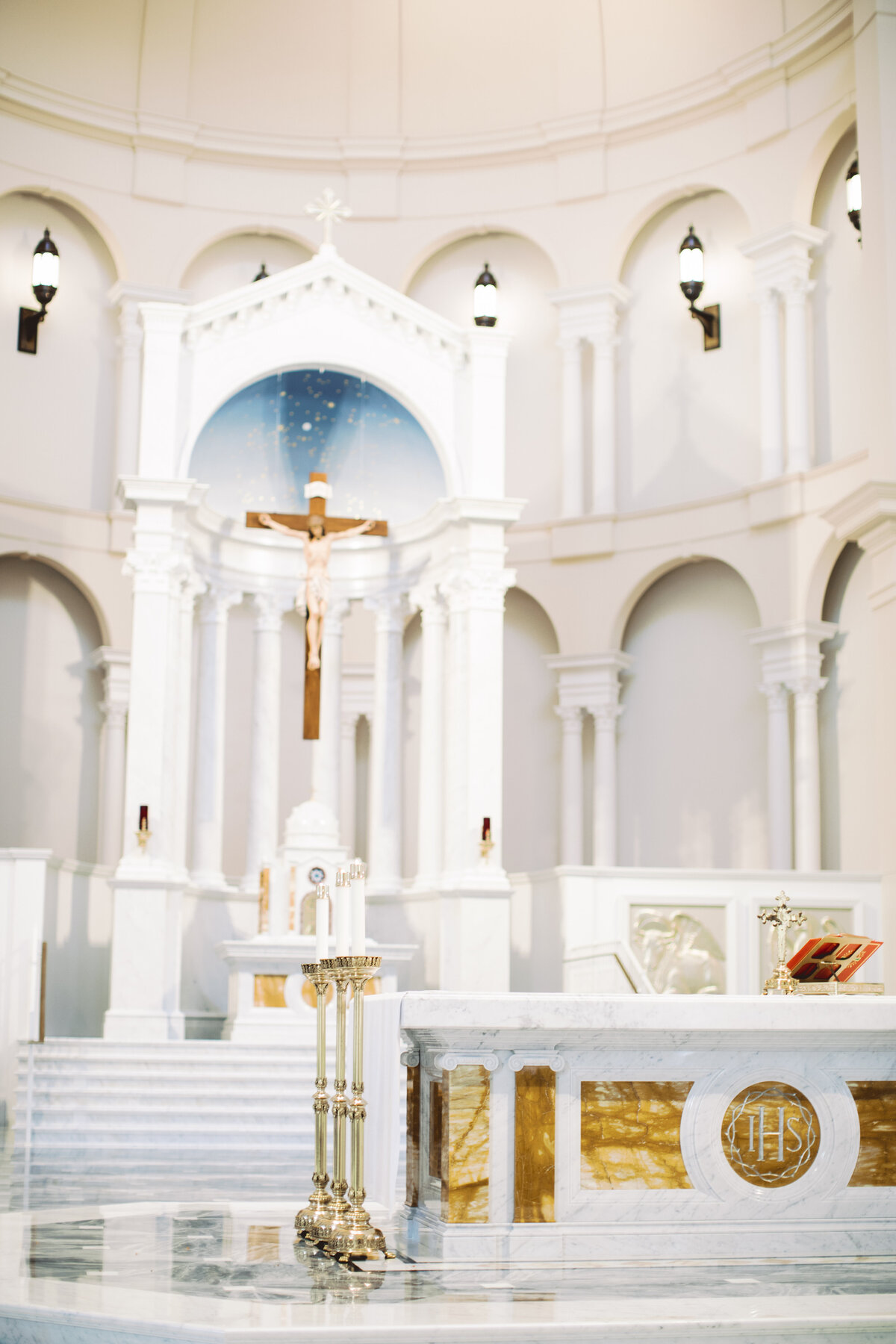 Gardenia and Ferdynand Church ceremony 