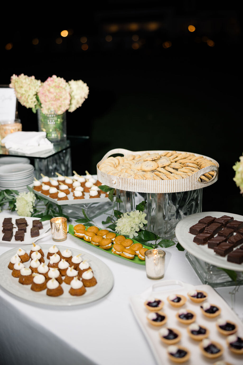 dessert-display-at-smith-farm-gardens-jen-strunk-events