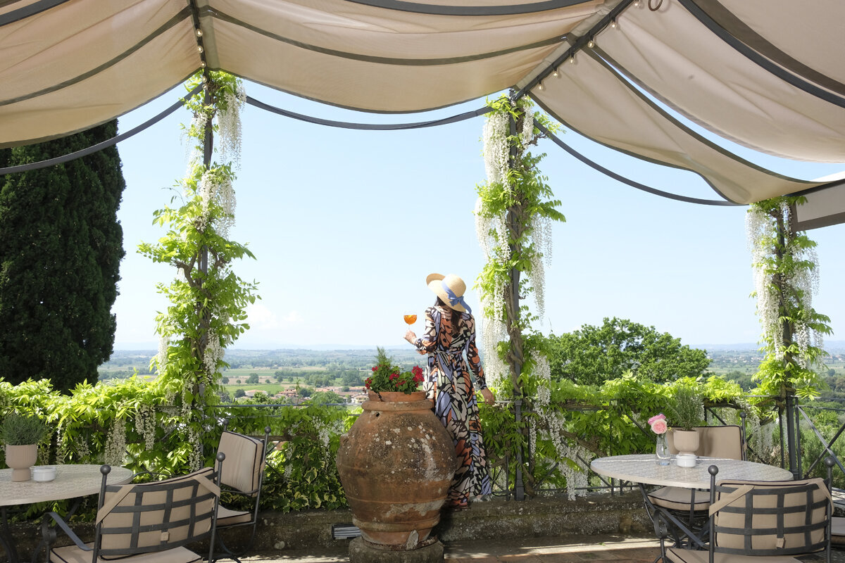 Waterstone - Il Falconiere - Cortona - Luxury Boutique Hotel - Terrazza glicine