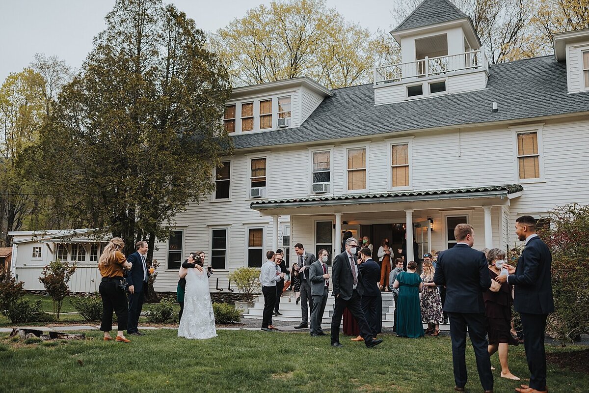 foxfiremountainhousecatskillsspringwedding_0028