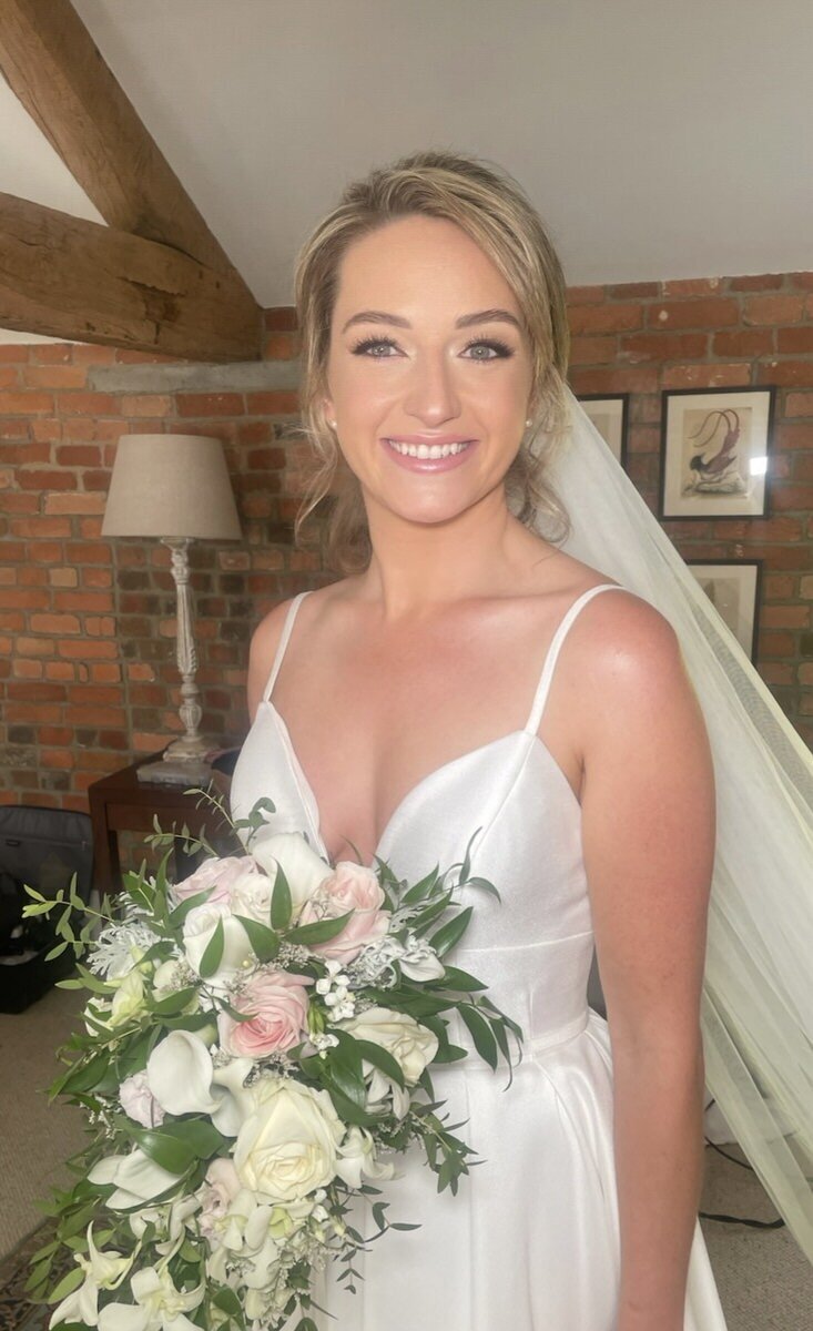 elegant-bridal-makeup-artist-berkshire (13)
