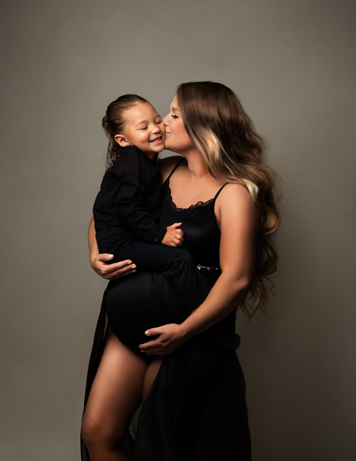 Mom and baby in a studio in Eagle Mountain Utah maternity photoshoot