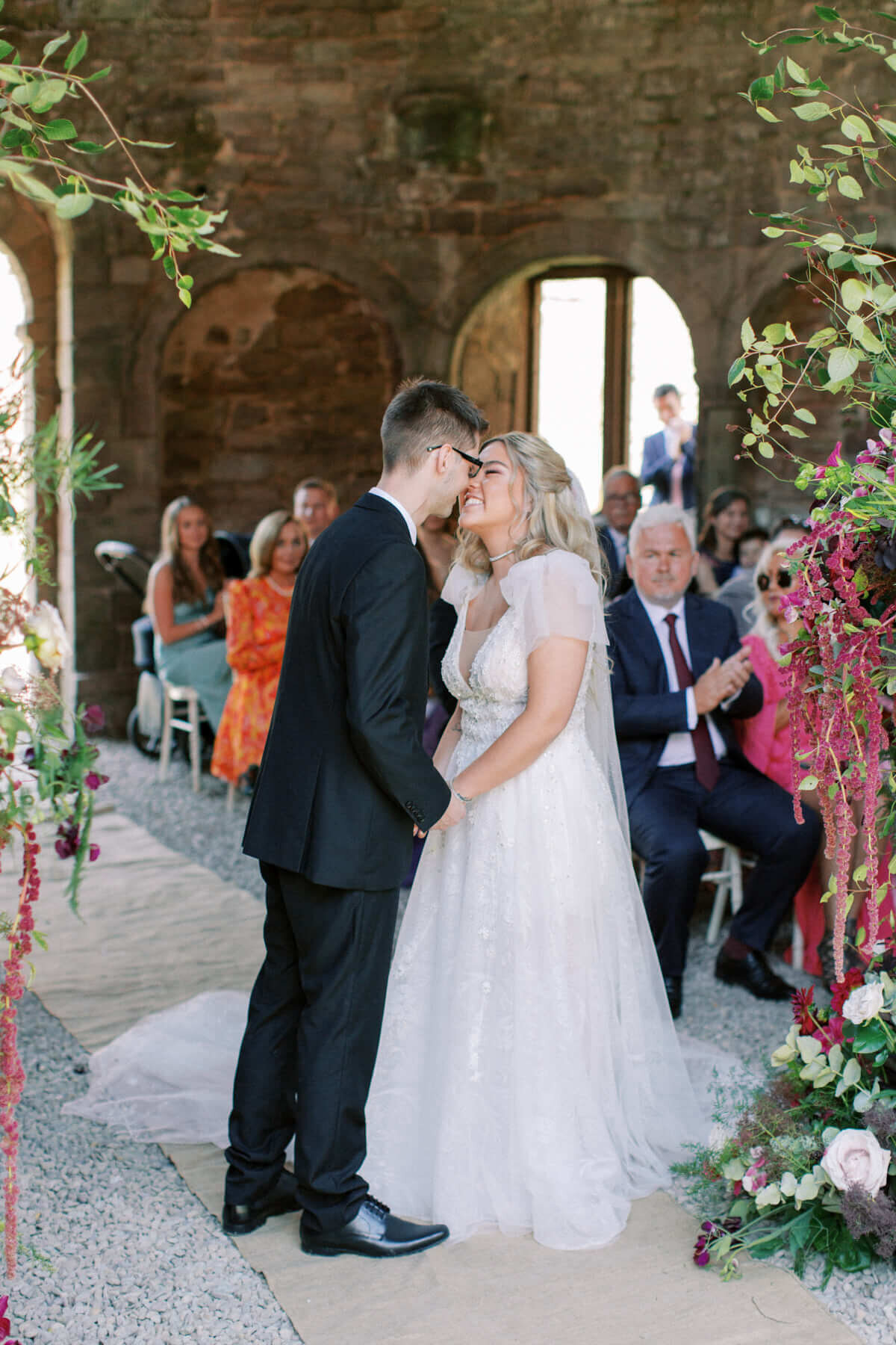 romantic-english-wedding-ceremony 1