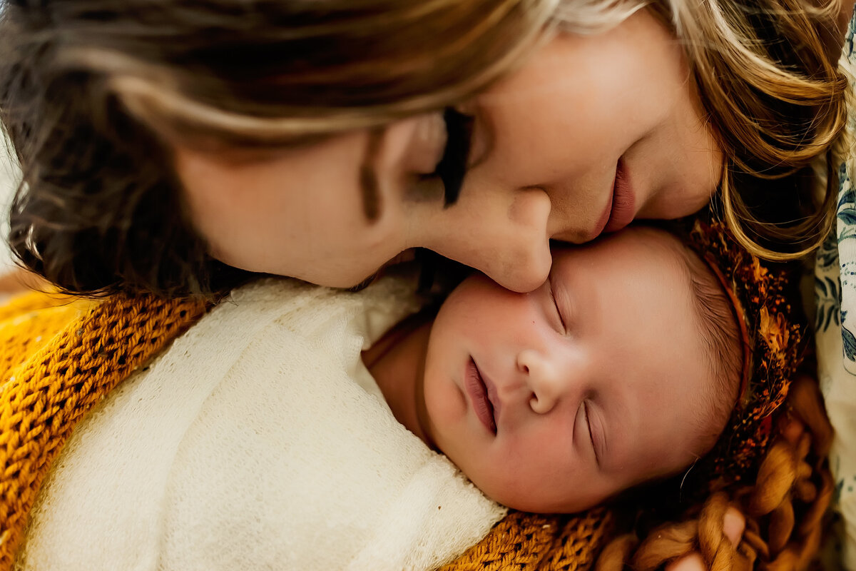 Lifestyle newborn session in home | Burleson, TX Newborn Photographer