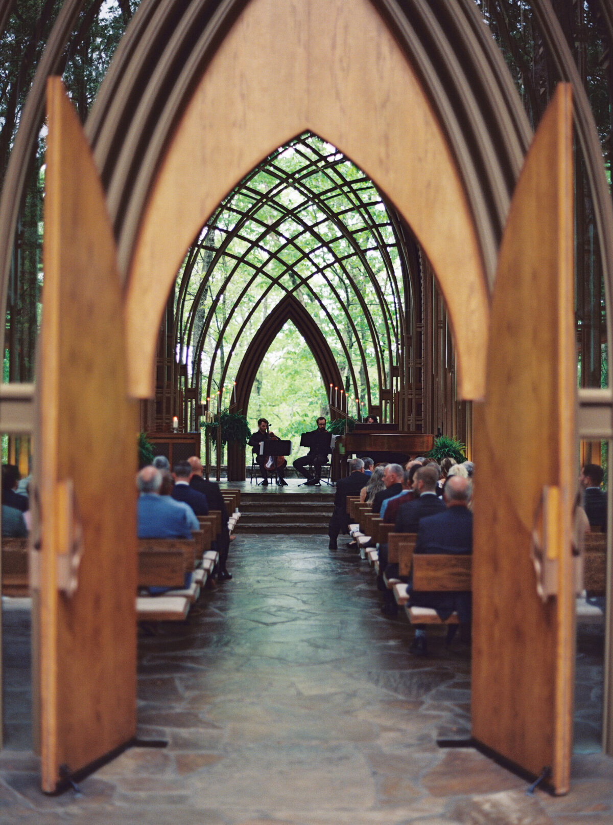 A wedding photo of Anthony's Chapel in Hot Springs Arkansas