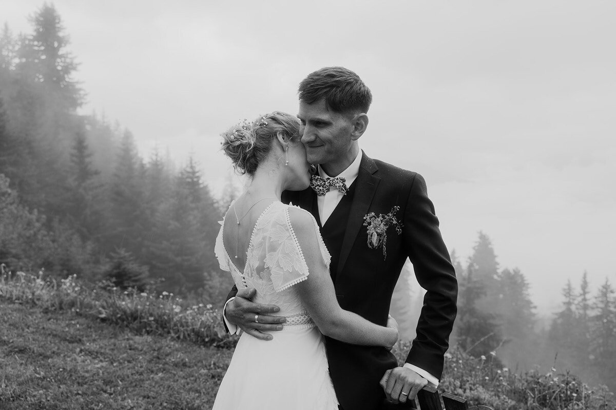 wedding-couple-portrait-intimate-romantic-laurianevega