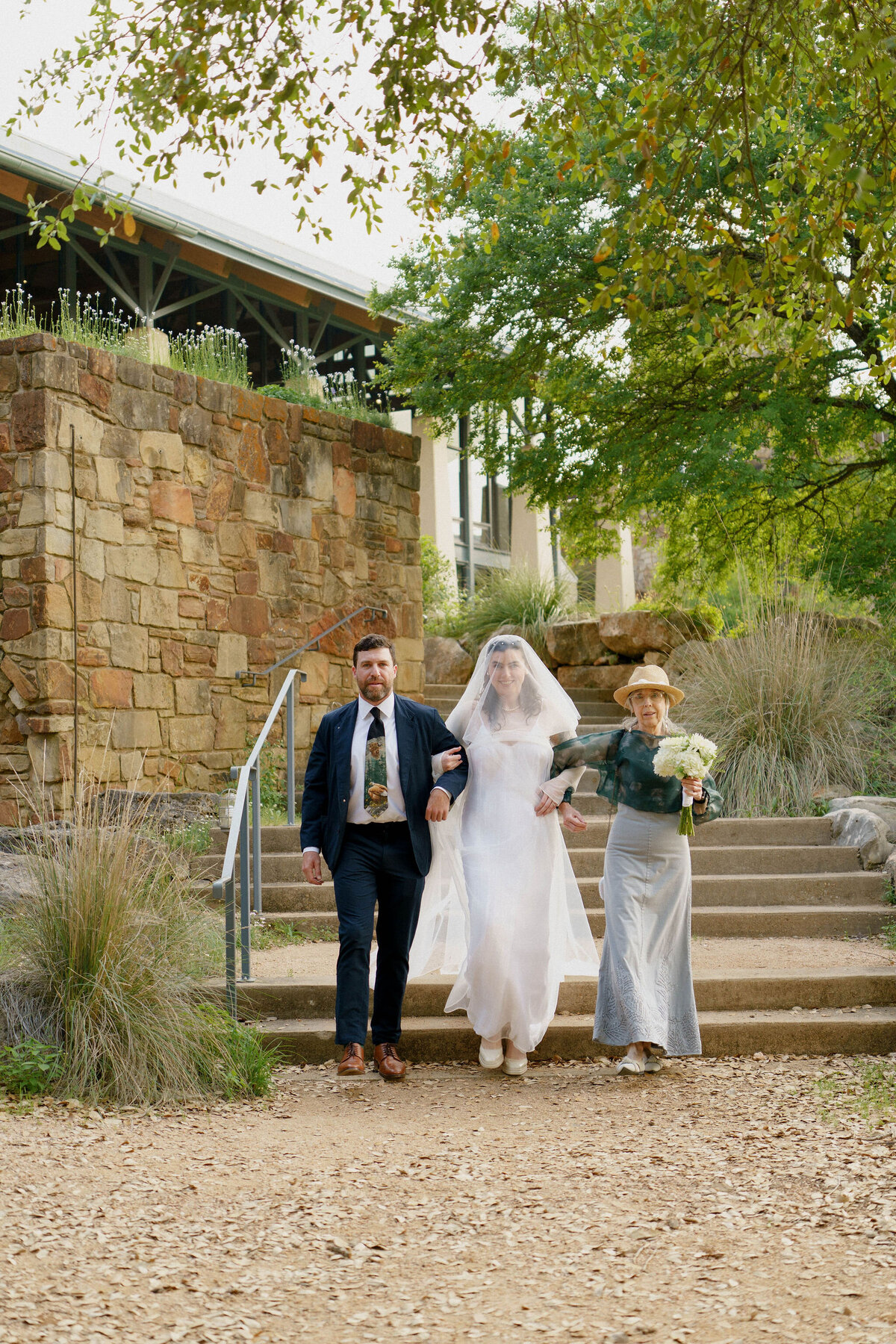 Esme&JacobWeddingPhotos_Previews_AustinWeddingPhotographer_HereafterFilms-36