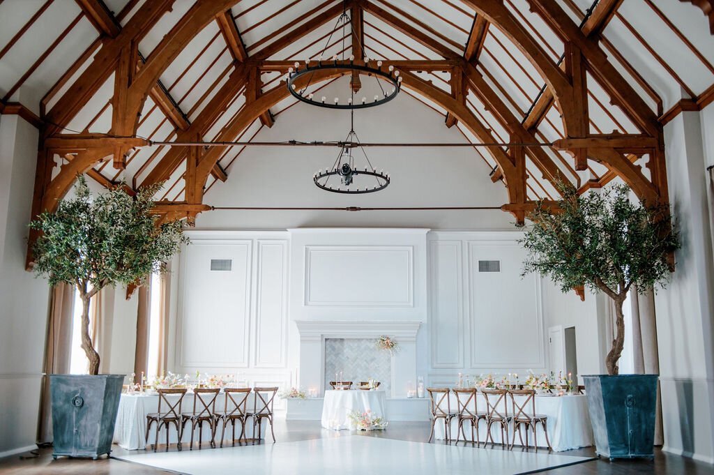 St James Wedding Floral Inspo 2