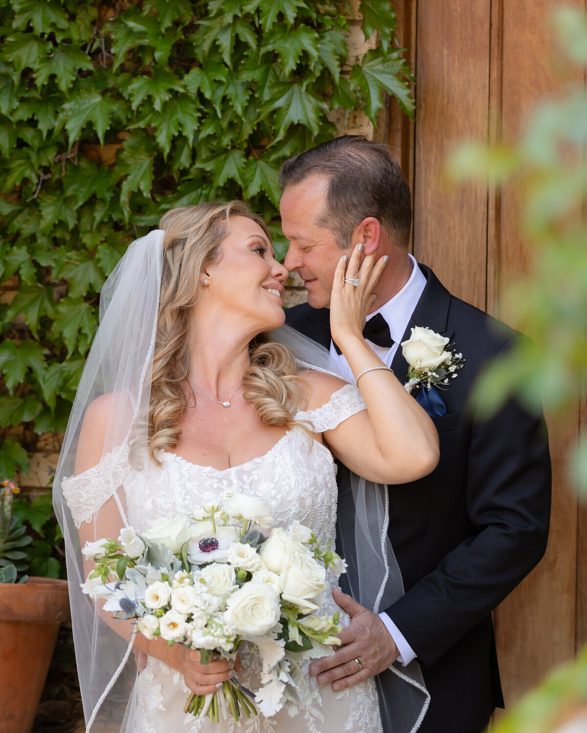 Wedding Photography in Paso Robles at Cali Paso Winery couples photos 