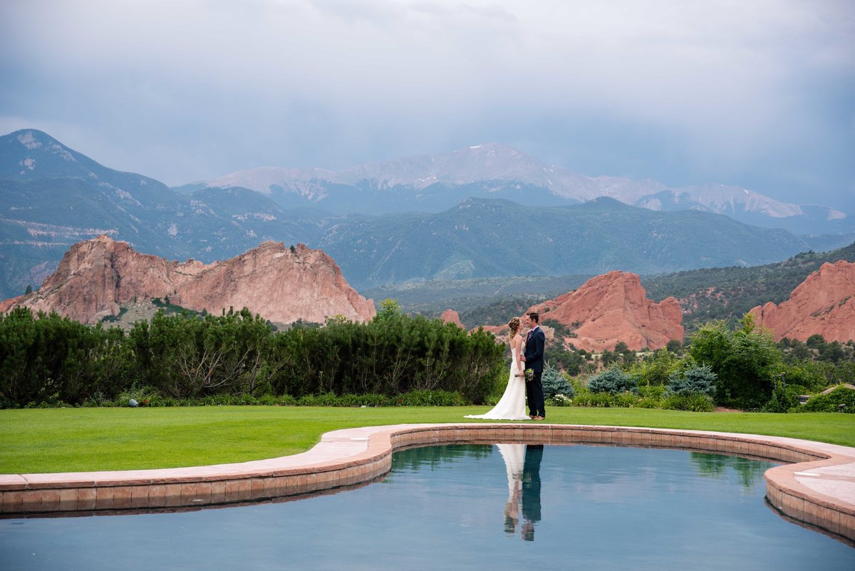 Garden of the Gods Country Club Wedding _ Colorado Springs Wedding Photographers