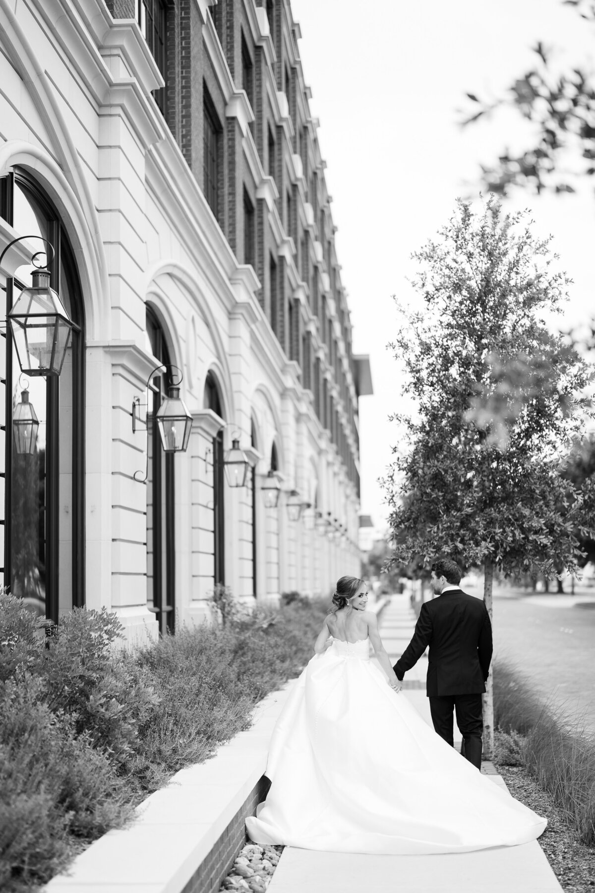 Bowie House Fort Worth Wedding Tracy Autem Paulina Brad-0158