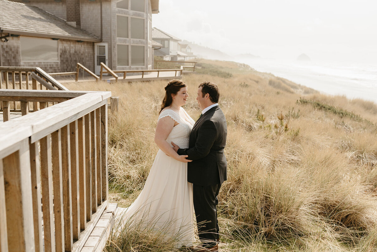 First look in dunes at Tierra del Mar elopement