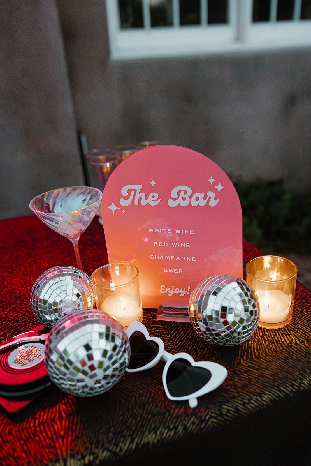 retro-pink-bar-sign