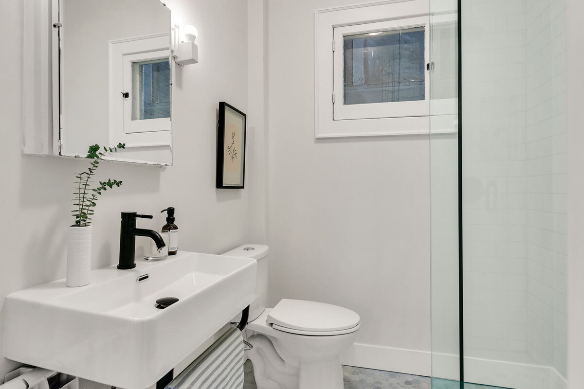 52-web-or-mls-44_002_Bathroom