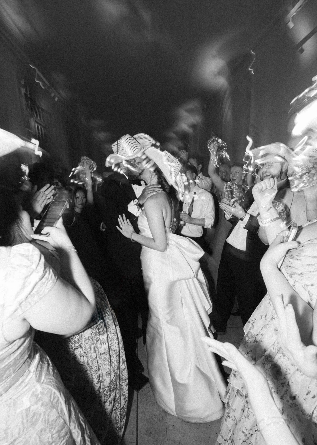 Anna-Vish-Wedding-Kew-Gardens-Chloe-Lowe-Photography-887