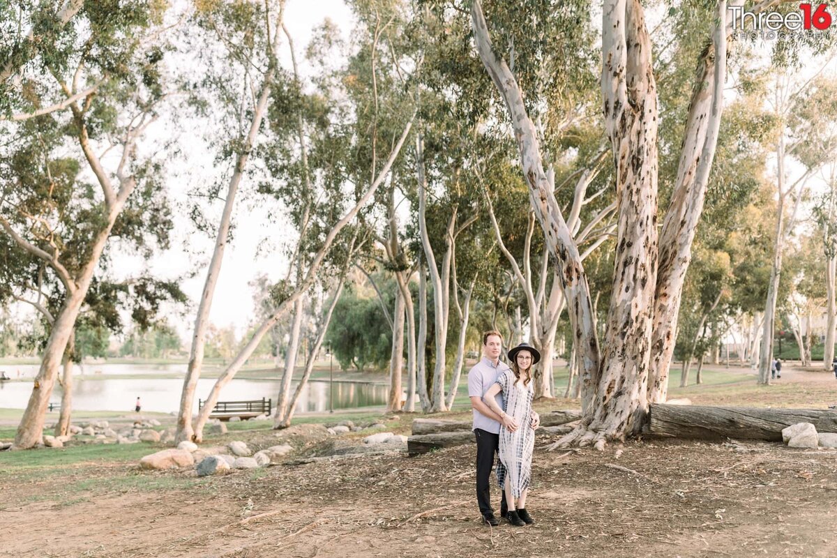 Beautiful trees highlight this Tri-City Park engagement session