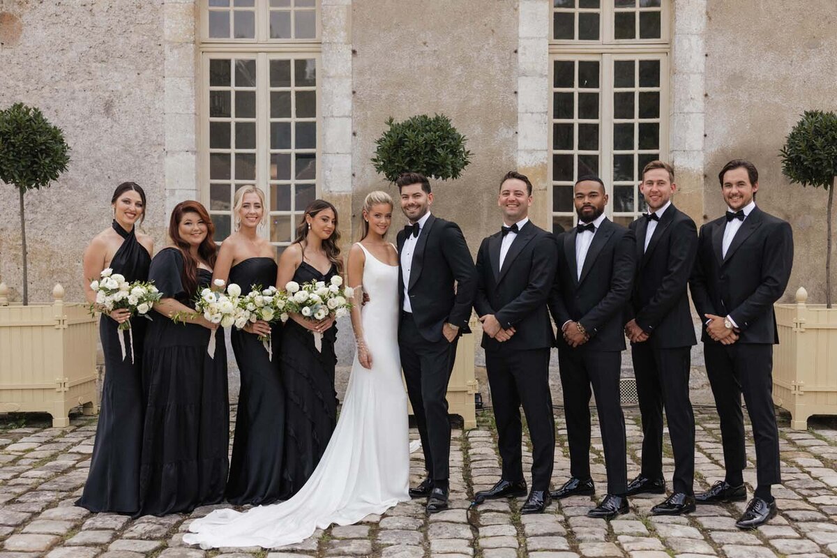 white luxury romance at chateau de Villette for Hannah & dylan Barbour wedding in Paris - Floarl designer Veronique lORRE22