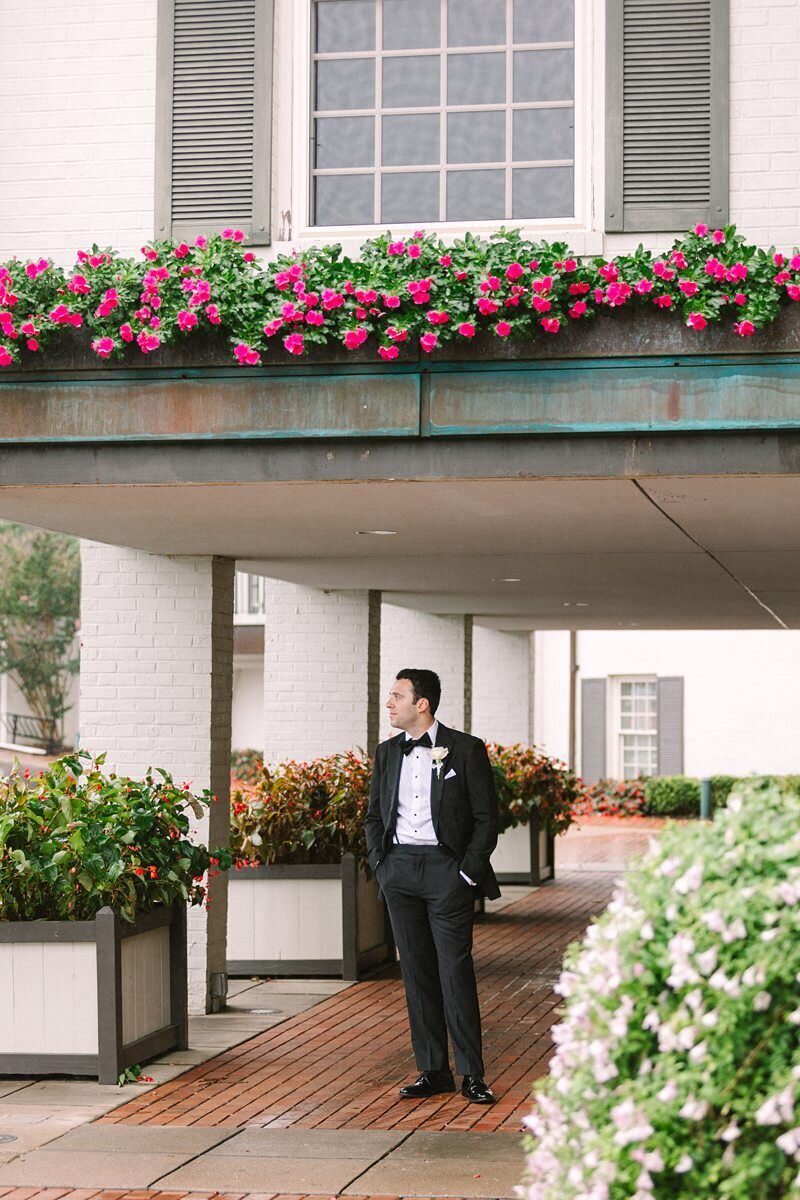 evansville-country-club-wedding-first-look-moment01