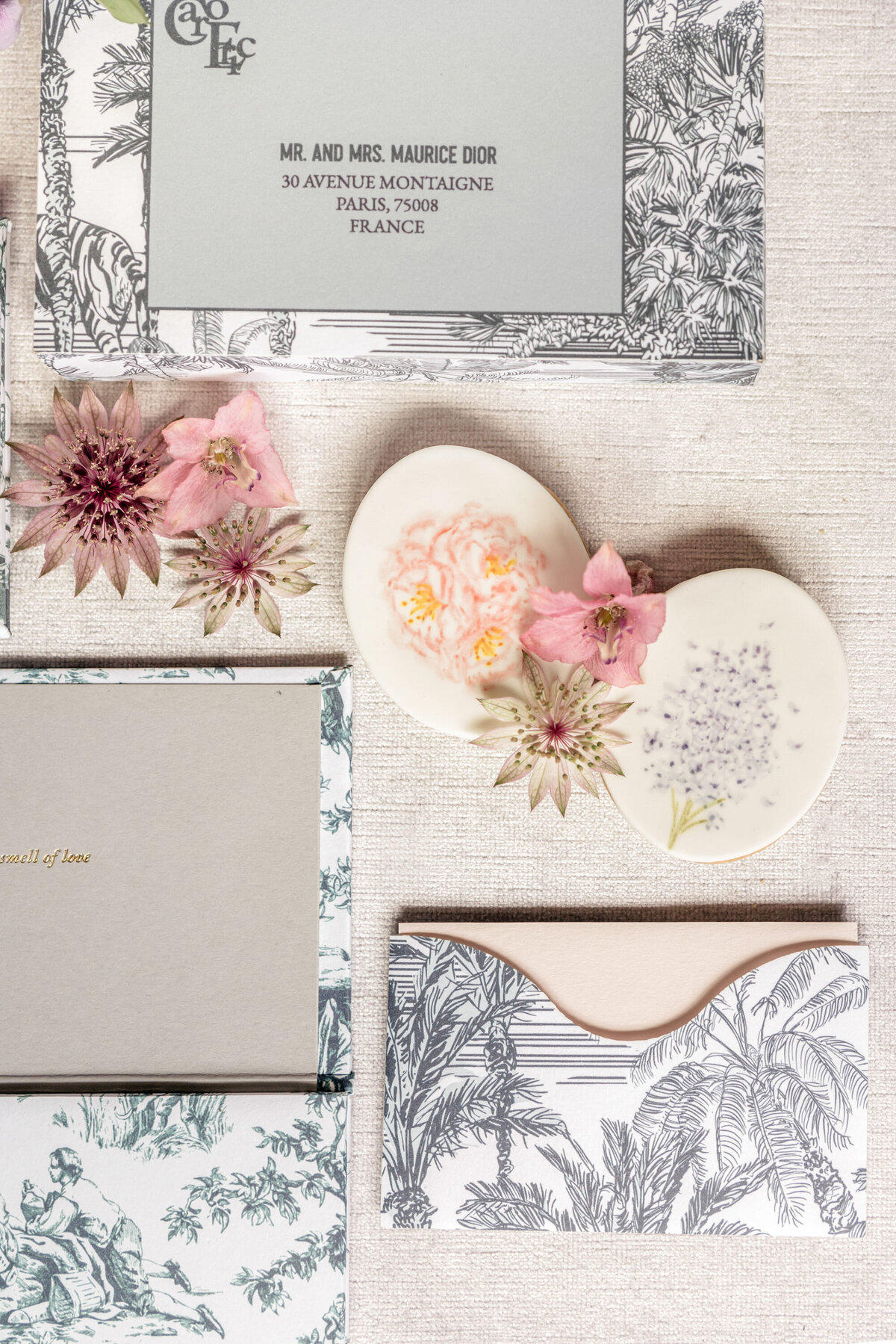 06 Dior-elopement-in-paris-flatlay-blue-purple-peach-victoria-amrose-photography (5)