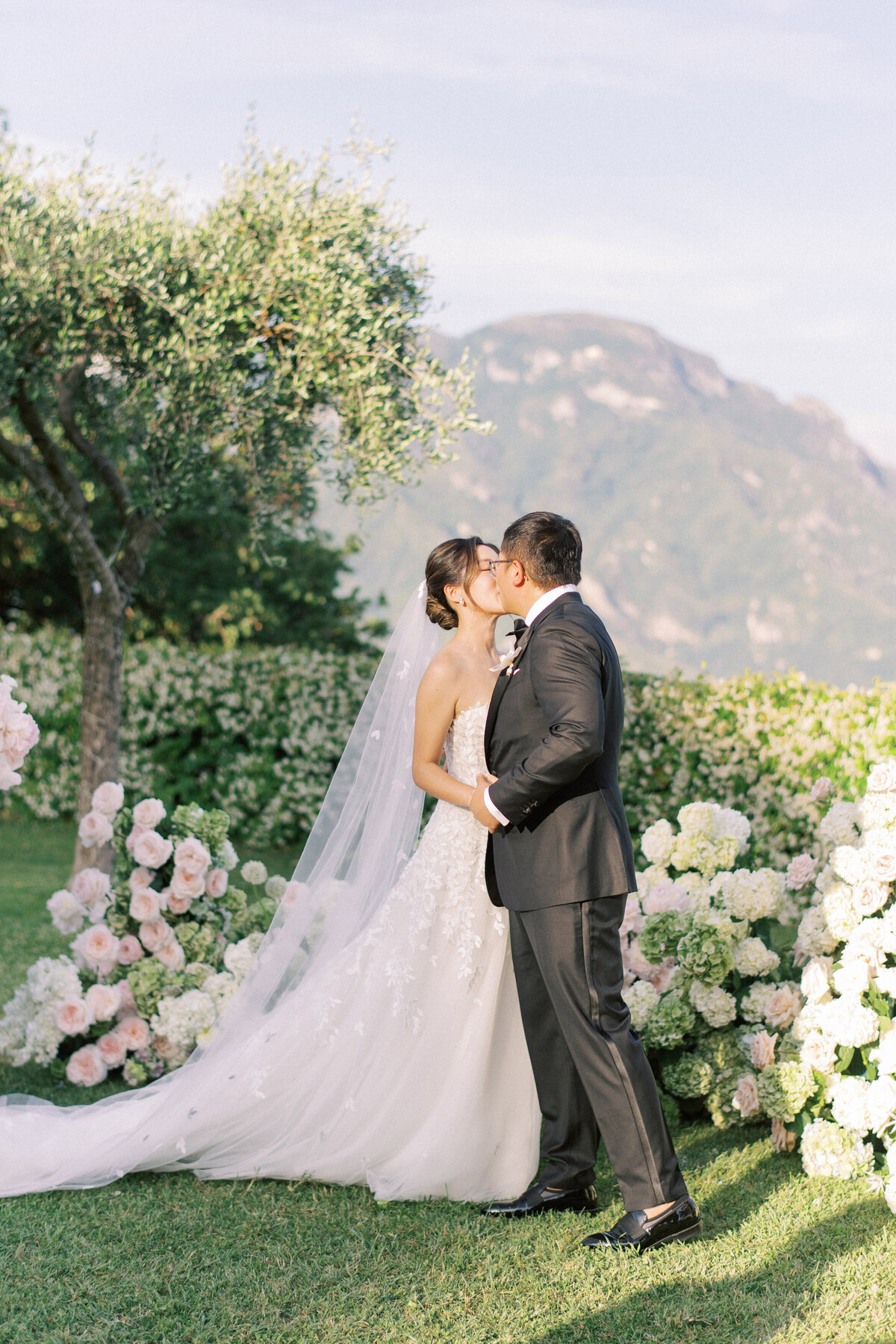 mailys-fortune-photography-destination-weddings-villa-cimbrone-amalfi-coast-39