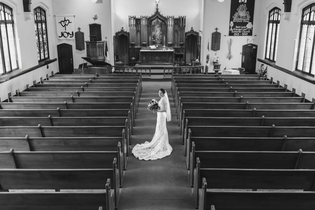 Ottawa-Wedding-Photographer-Downtown-Ottawa-scaled