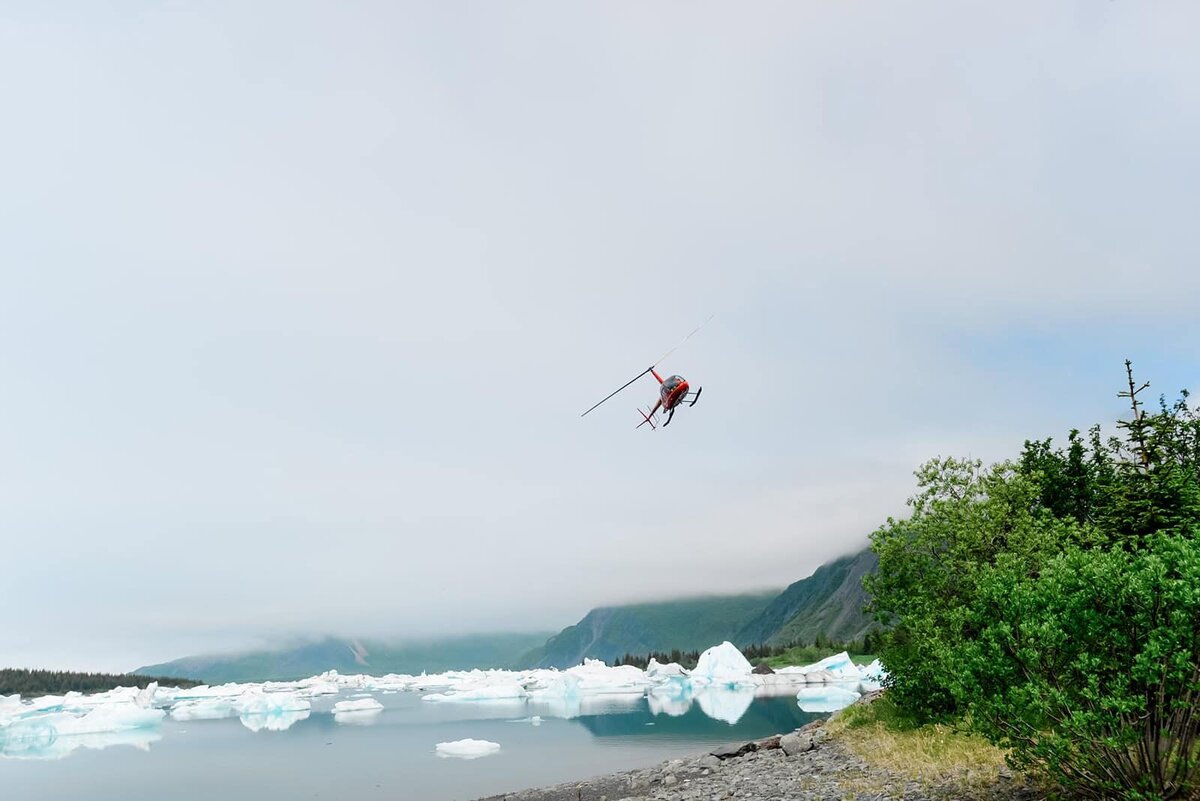 Custom-Helicopter-tour-elopements-in-seward-Soul-and-Sky-Destination-Weddings-5