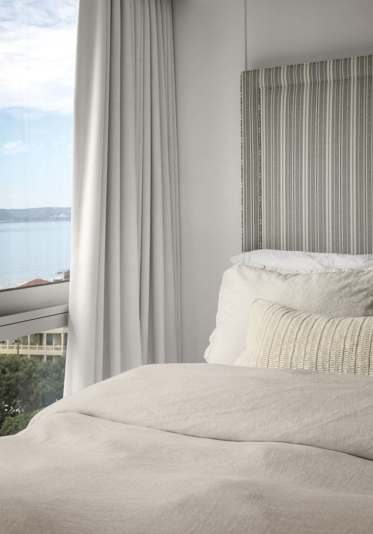 09-22-25_B56_1710AvenidaDelMundo8312