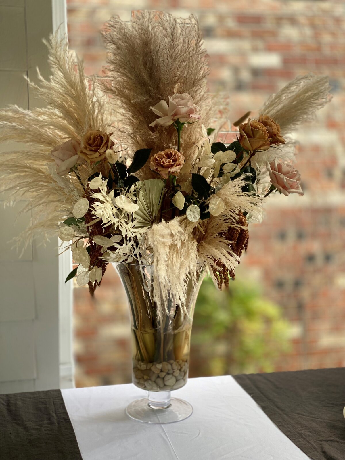 tall elevated pampas grass toffee quicksand rose vase