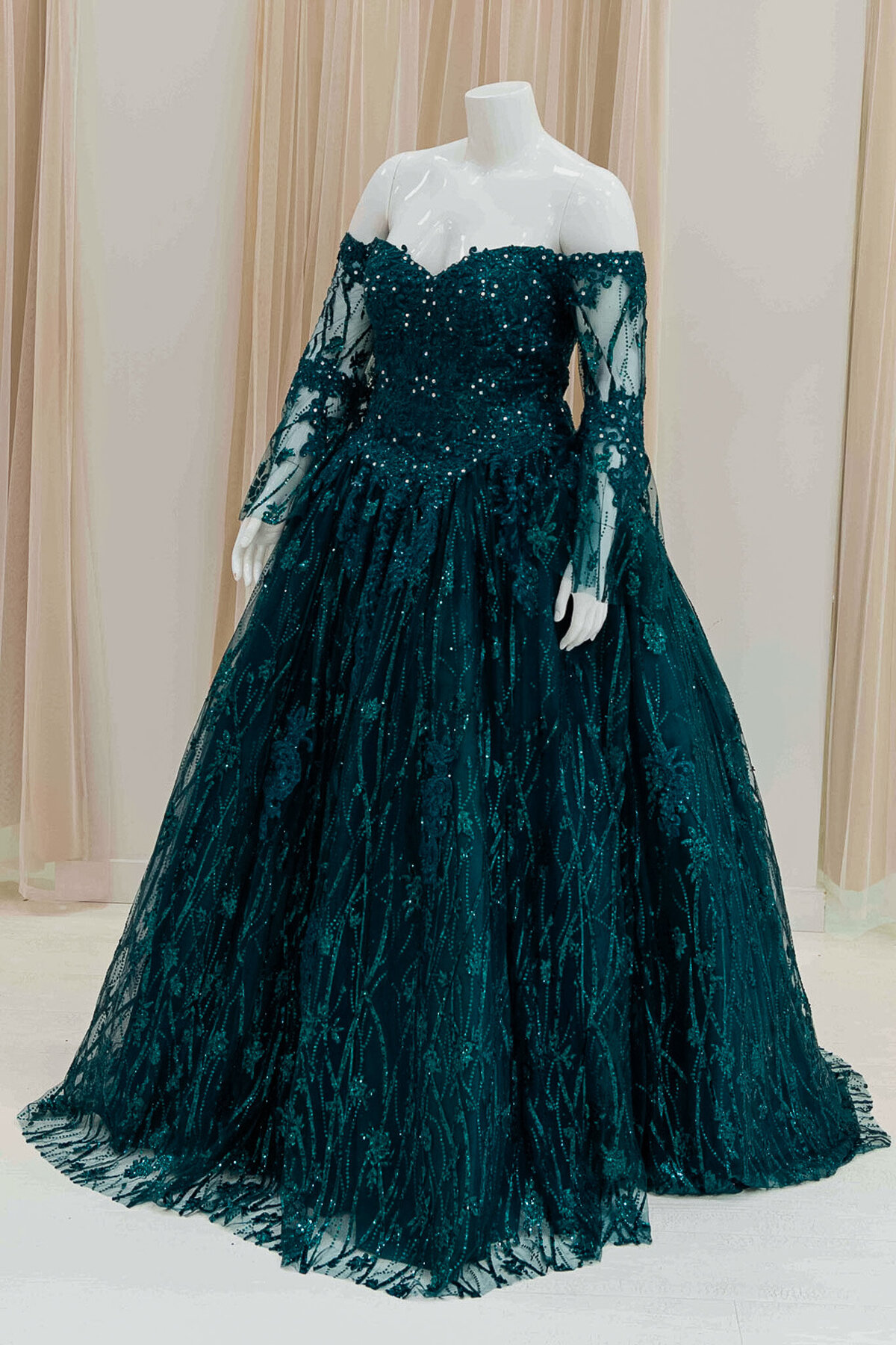 Kailee-Marie-Long-Sleeve-Ball-Gown-in-Green (2)