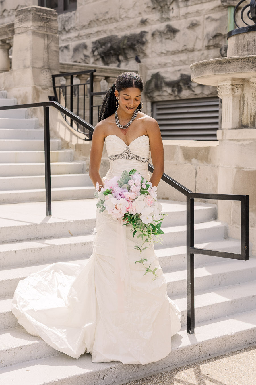 wedding-2nd-shooter-bride-stairs-13723