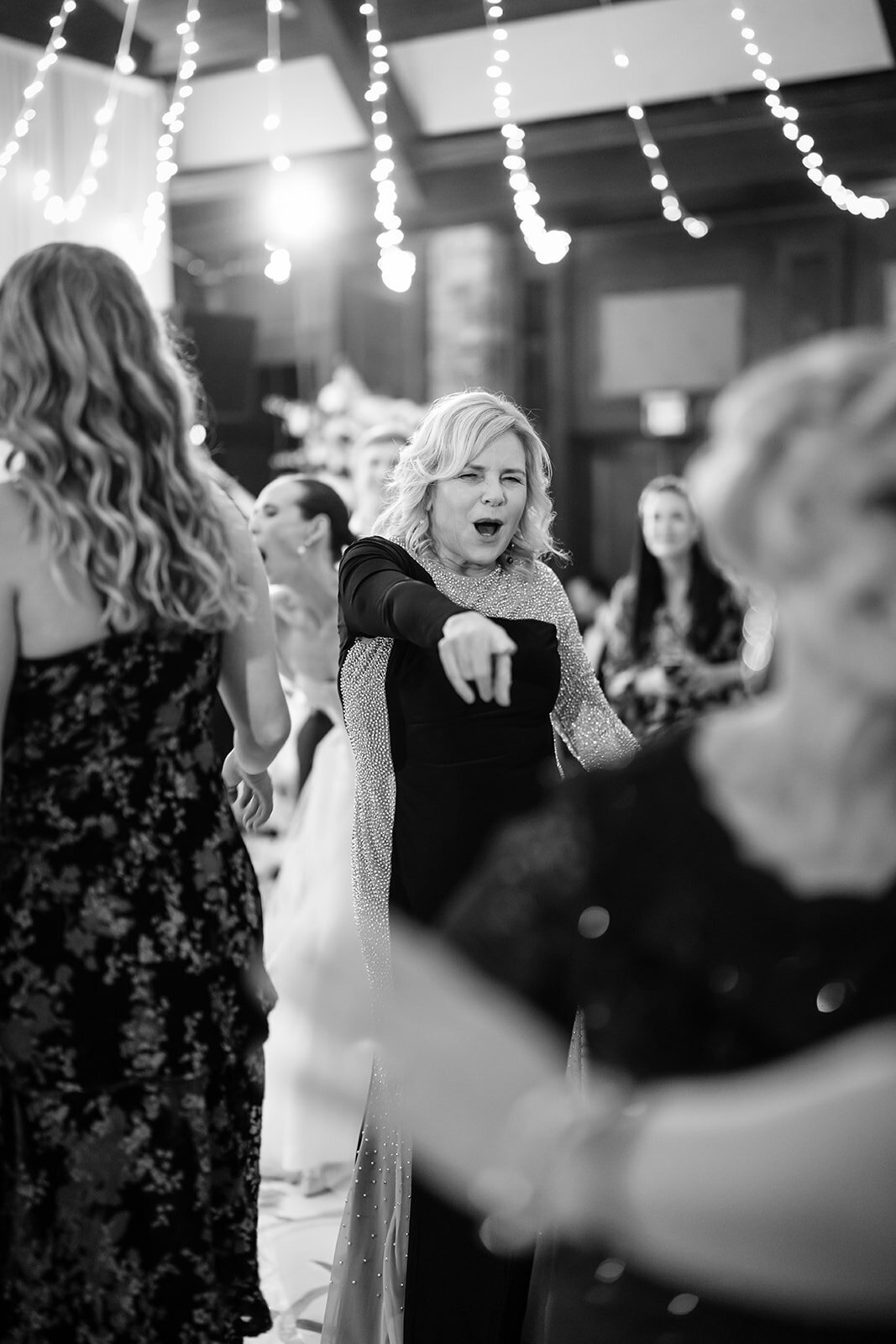 stein-eriksen-lodge-winter-park-city-wedding-pepper-nix-433L-2123bw