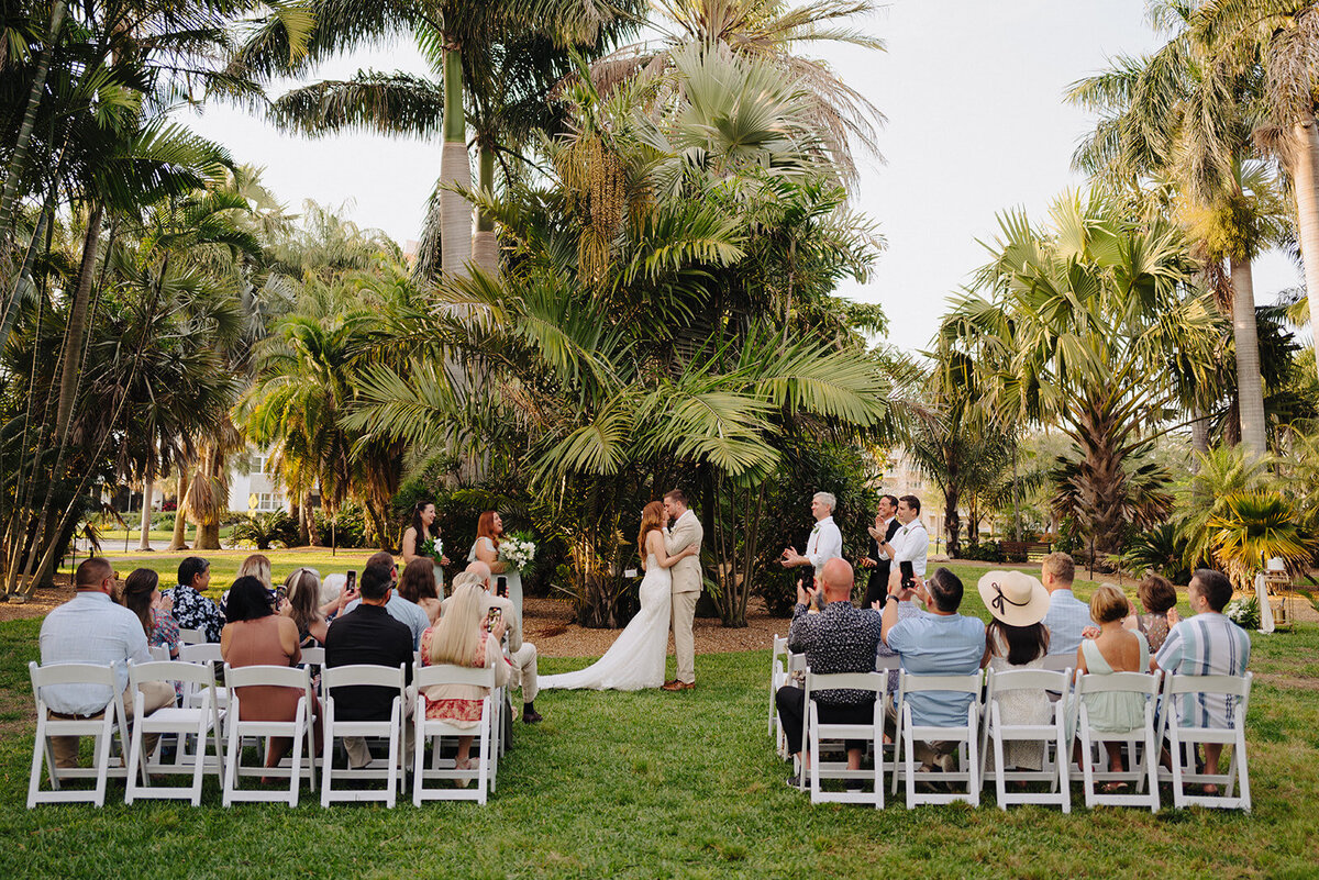mcneile-photographer-florida-elope-gizella-kopsick-park-chantilly-chic-celebrations-5