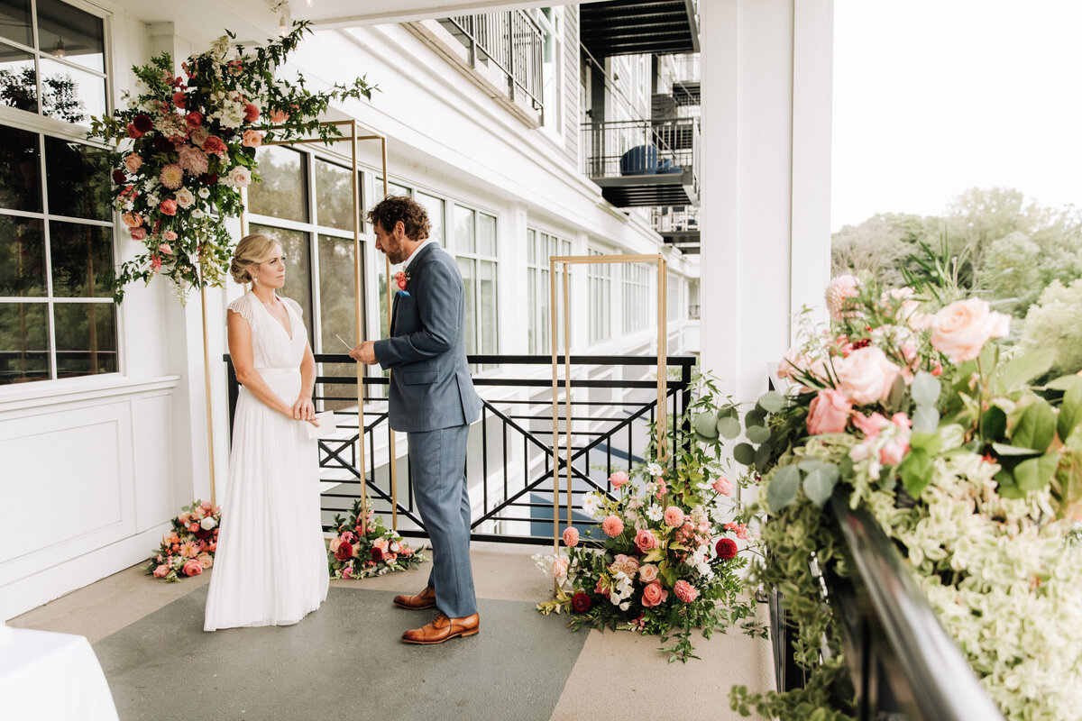 hotel landing wedding, studio fleurette, wedding arch, minneapolis wedding florist