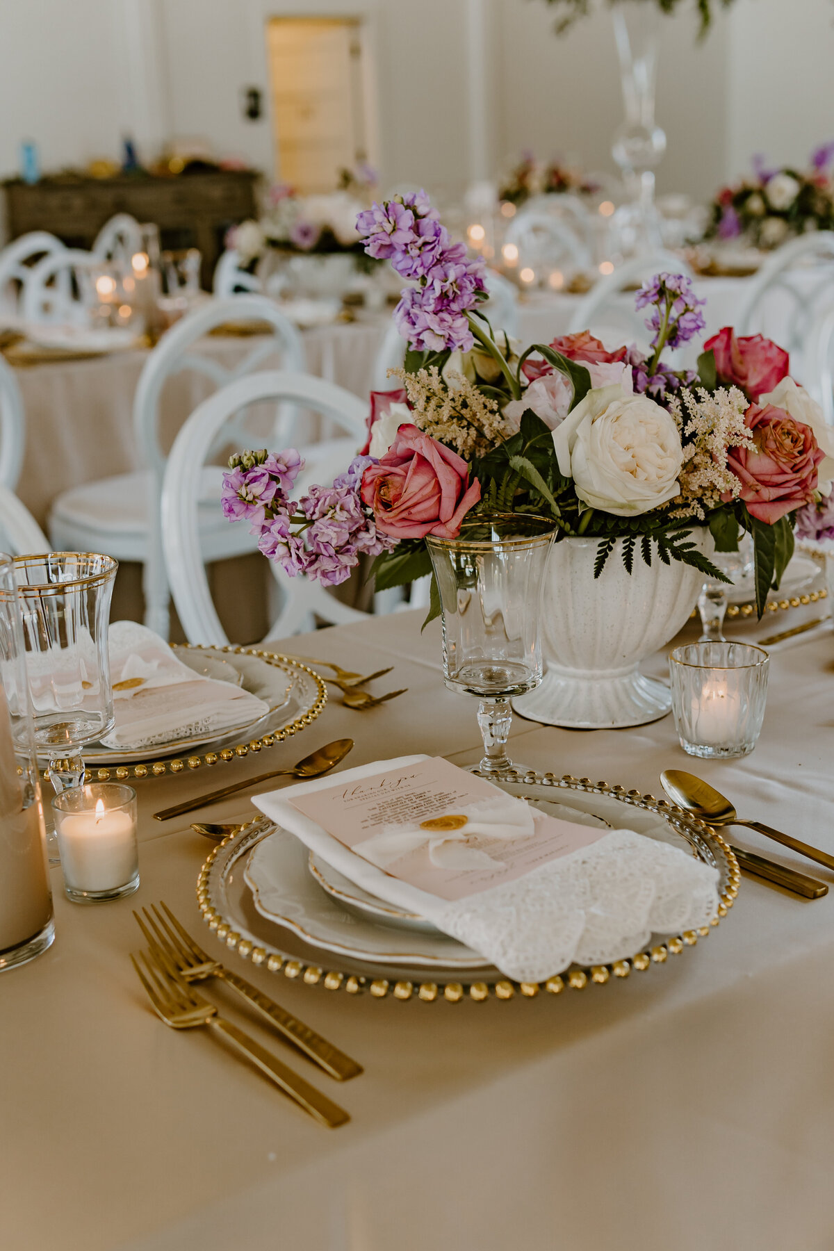 wedding-reception-tables-florals-emerald-hills-events-promise-city-iowa-des-moines-wedding-photographer-storyteller-collective-photo-co