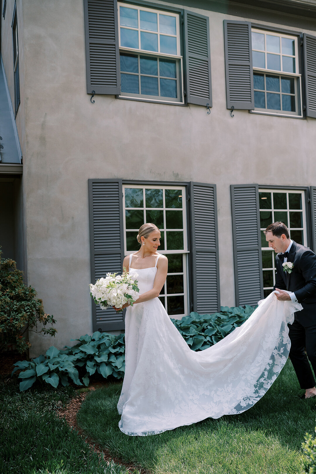 KathleenRob5-3-25GlenstoneGardenVA-VickiGraftonPhotography-254