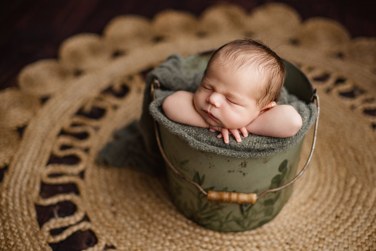 Huntsville_Alabama_Studio_Newborn_Photographer_Posed_M3A8168 (1)