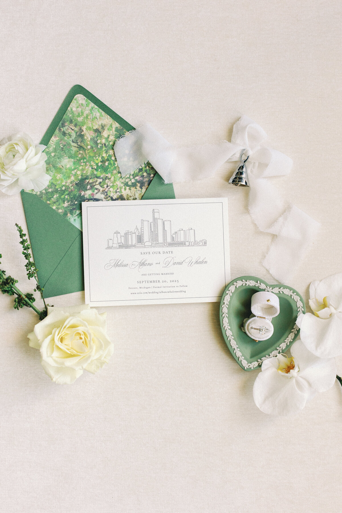 the-colony-club-detroit-wedding-with-nancy-meyers-inspired-style-5