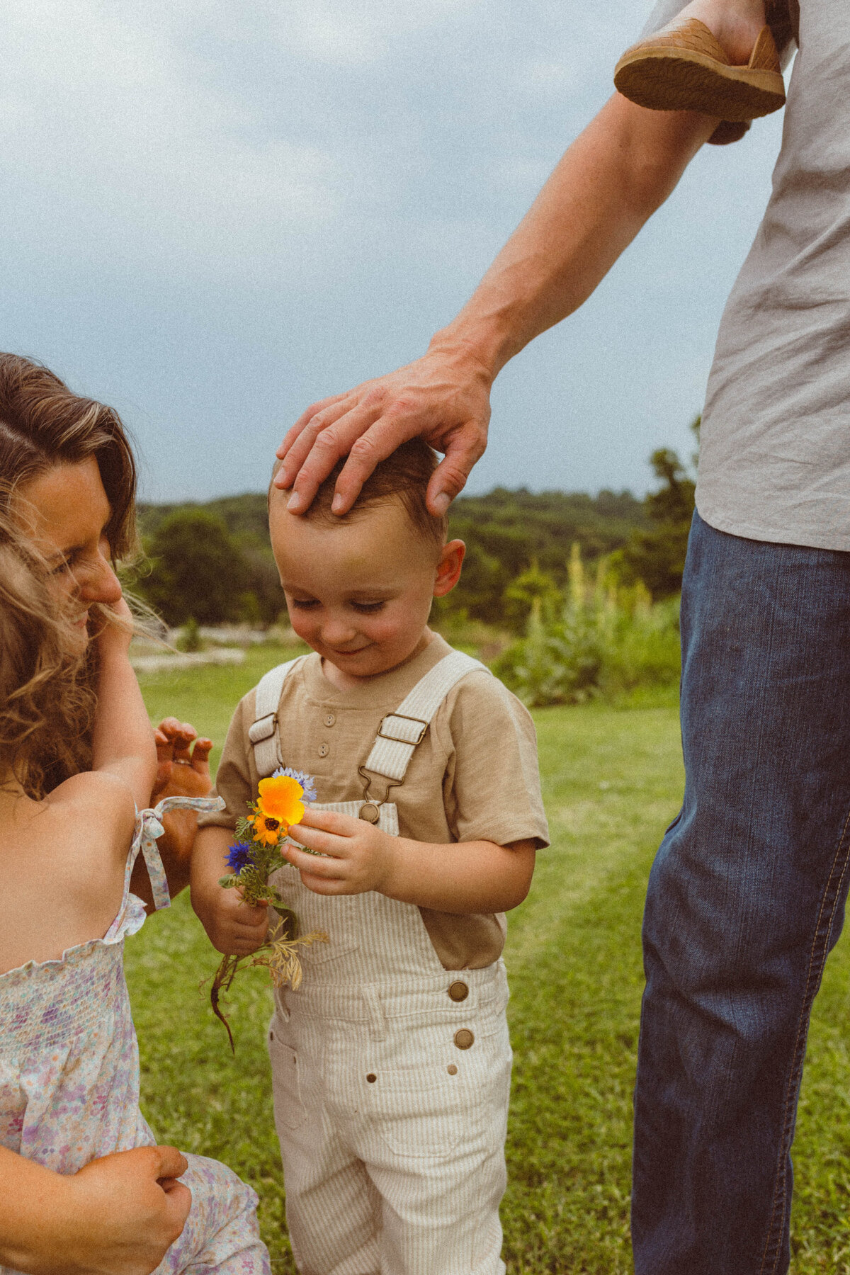 hartsburg-mo-farm-family-session-columbia-photographer-240608-0150