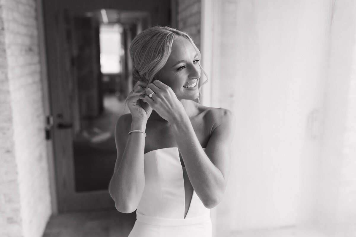 Black and white Indianapolis bridal prep photo